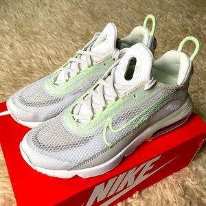 Nike Air Max 2090 NEW IN BOX size 5Y